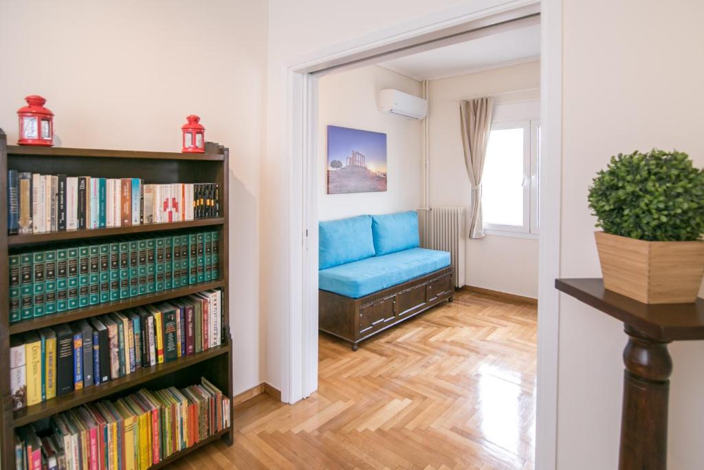 The library in Az apartmant
