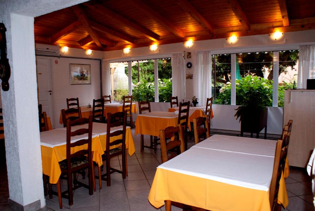 Restaurace v ubytování Pansion Ana