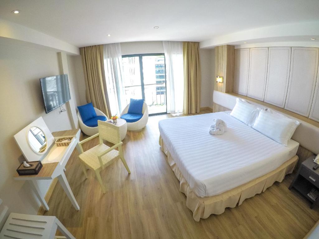 
Deluxe Double Room with Balcony
