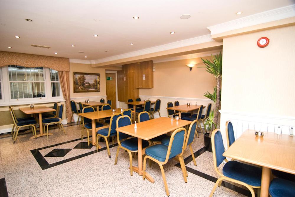 Posezení v ubytování Alexandra Hotel
