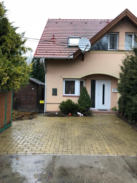 Budova, v ktorej sa apartmán nachádza