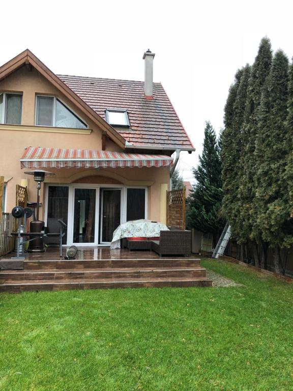 Vonkajšia záhrada v ubytovaní Vml Premium Apartman
