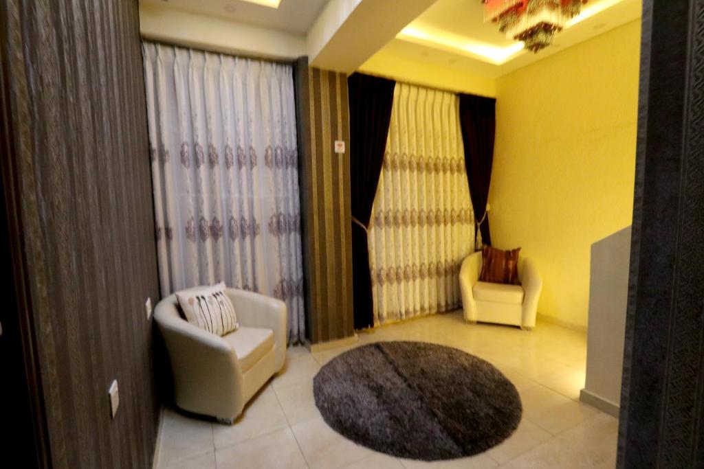 Prostor za sedenje u objektu Beirut Hotel 1