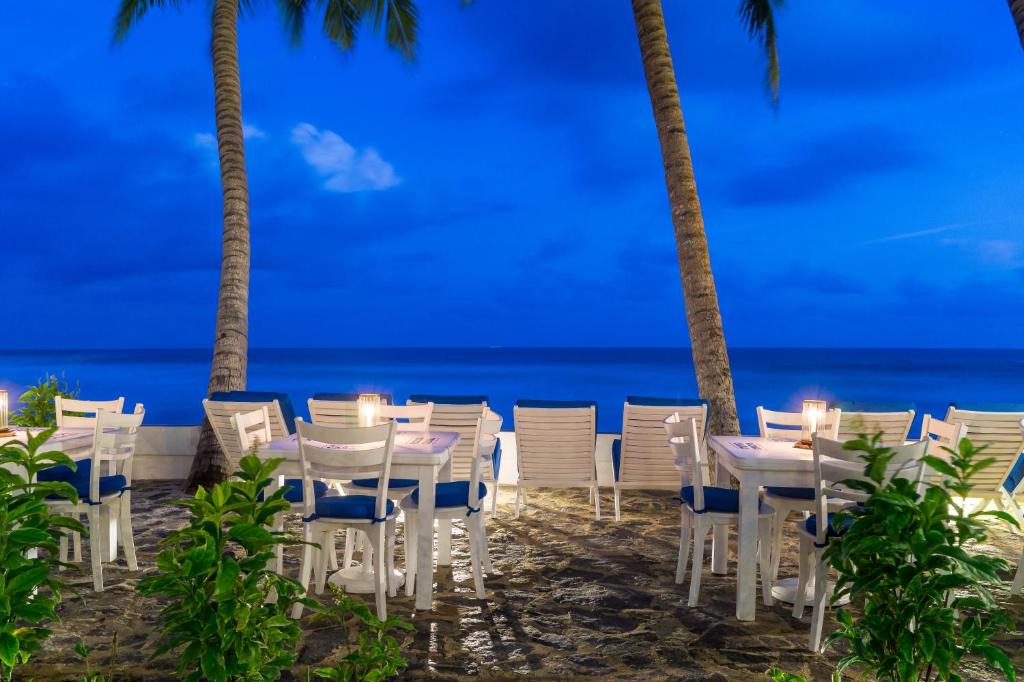 Rockside Cabanas Hotel - 8