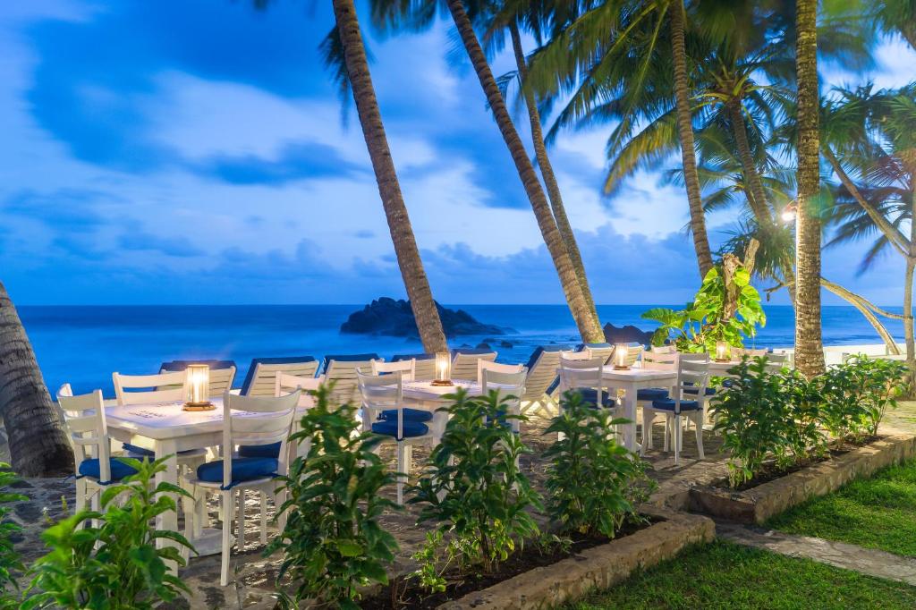 Rockside Cabanas Hotel - 10