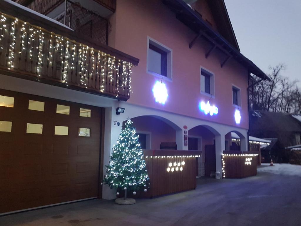 Budova, kde se apartmán nachází