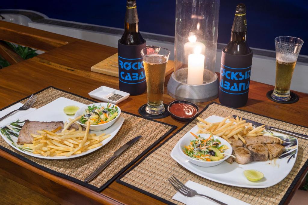 المشروبات في Rockside Cabanas Hotel