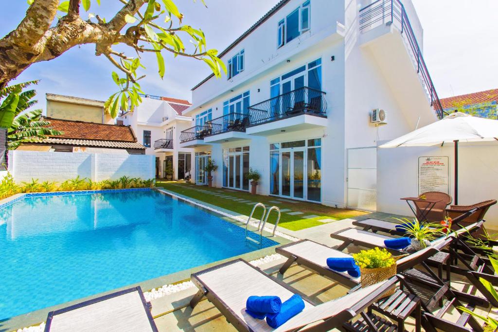 Bazén v ubytování Hoi An Sunny Pool Villa nebo v jeho okolí