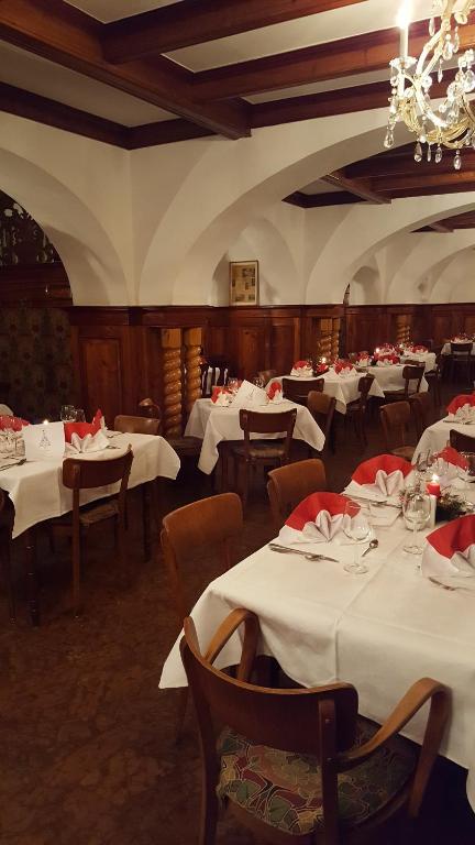 Restaurace v ubytování Hotel Lukashansl