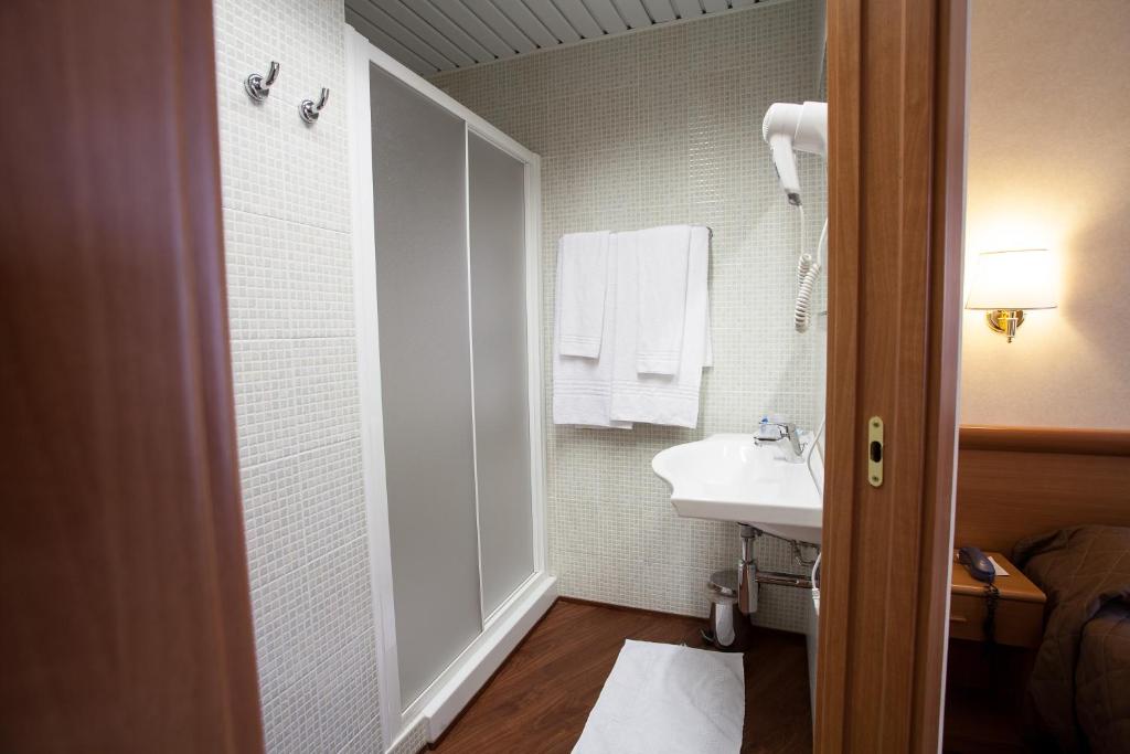 Koupelna v ubytování Hotel Esperia