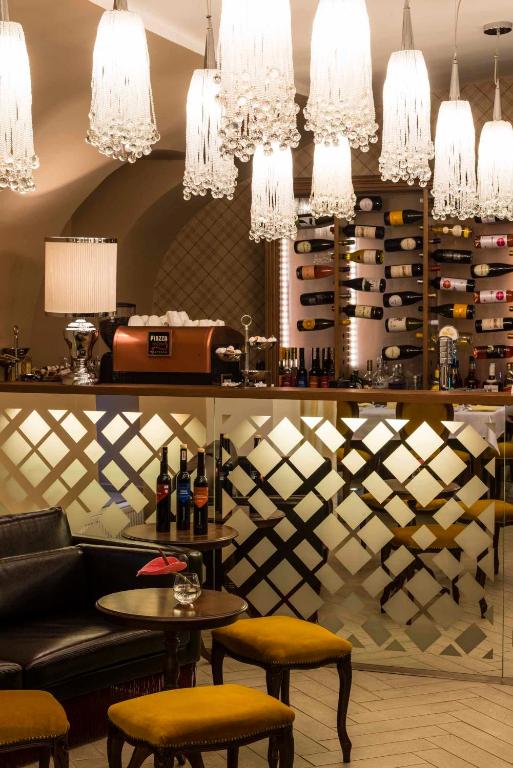 Lounge nebo bar v ubytování Oxigén Family Hotel Noszvaj