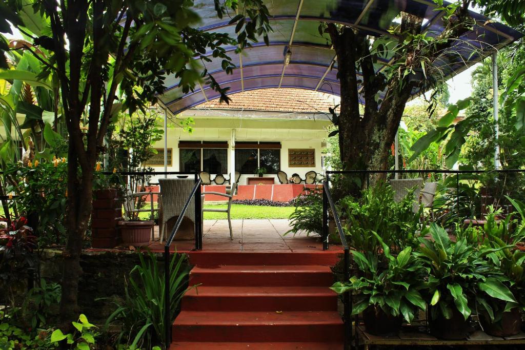 Giardino di RedDoorz Hostel @ Dago 2