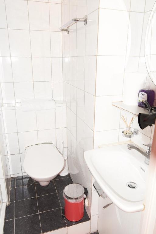 Un baño de New West Station 7