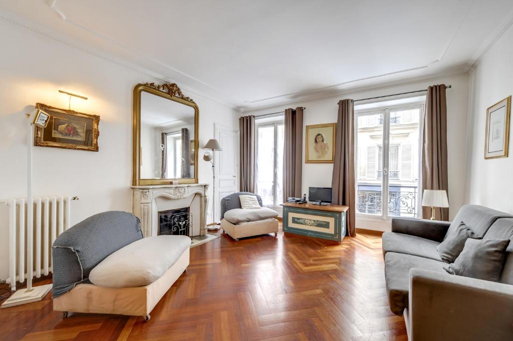 Place des Vosges Apartment ID96, Paris, France - Booking.com