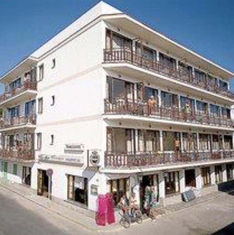 The building in which a szállodákat is located