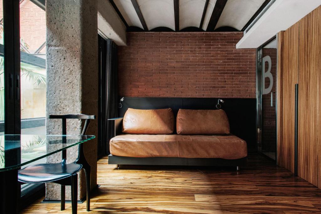 A seating area at Hotel Granados 83, a member of Preferred Hotels & Resorts