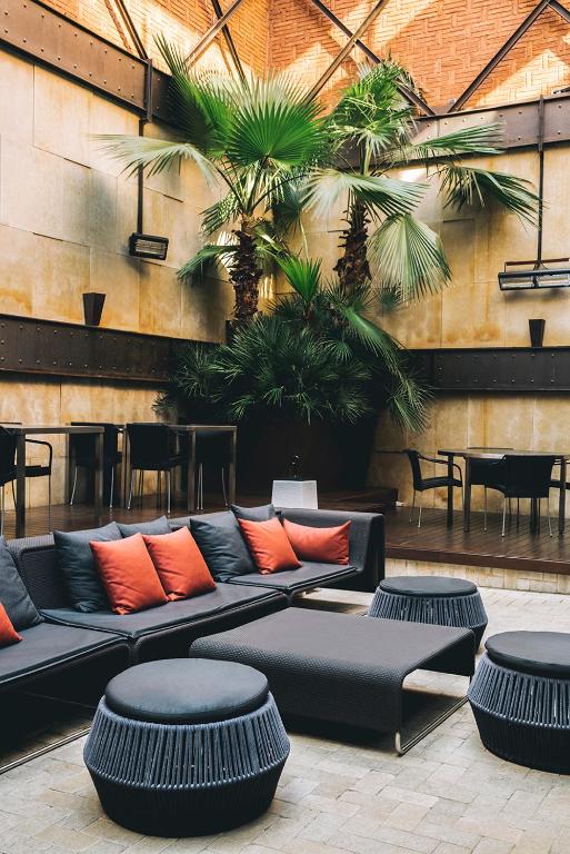 A seating area at Hotel Granados 83, a member of Preferred Hotels & Resorts