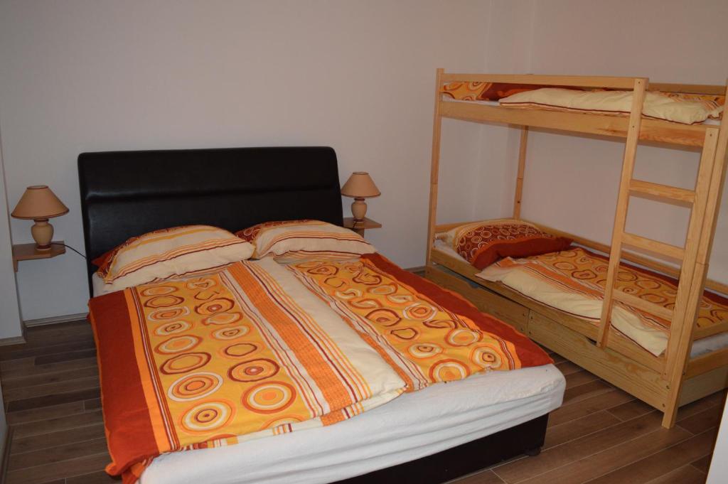 Apartment Larion - Apartment With Garden View