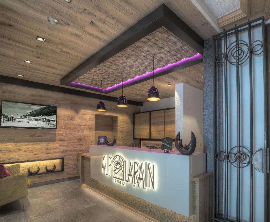Lobby alebo recepcia v ubytovaní Alp Larain B&B