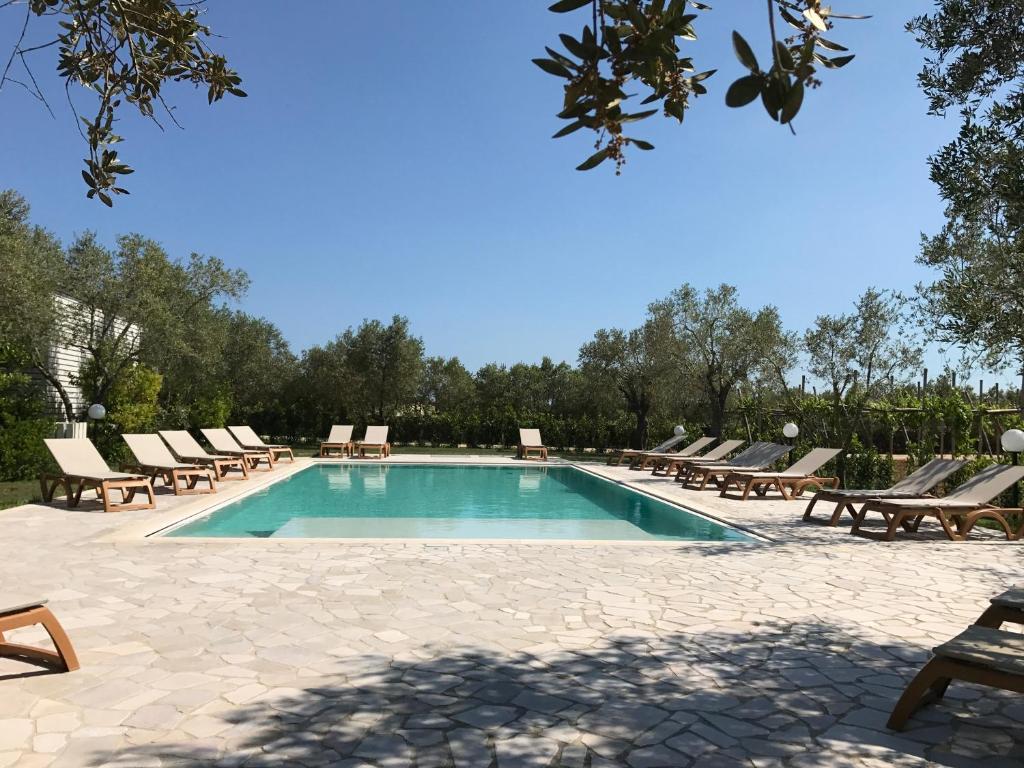 Bazén v ubytování Agriturismo Terra Rossa nebo v jeho okolí
