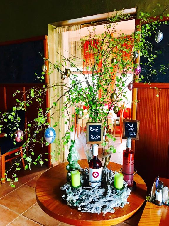 Nápoje v ubytování ZU DEN LINDEN - RADEBEUL Pension mit Restaurant
