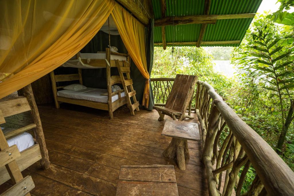 Balkón nebo terasa v ubytování La Tigra Rainforest Lodge