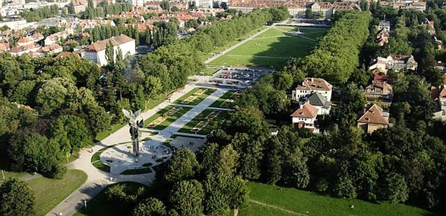 Letecký snímek ubytování MoMi Apartament Blonia Szczecin Herbowa