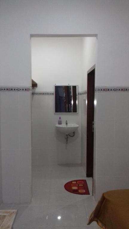 Sanata Yoga Guesthouse - 7