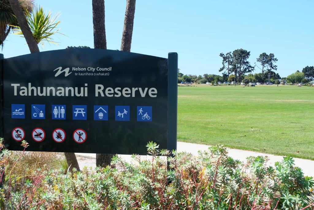 Castles Motel & Driftwood Motel - Resim 8