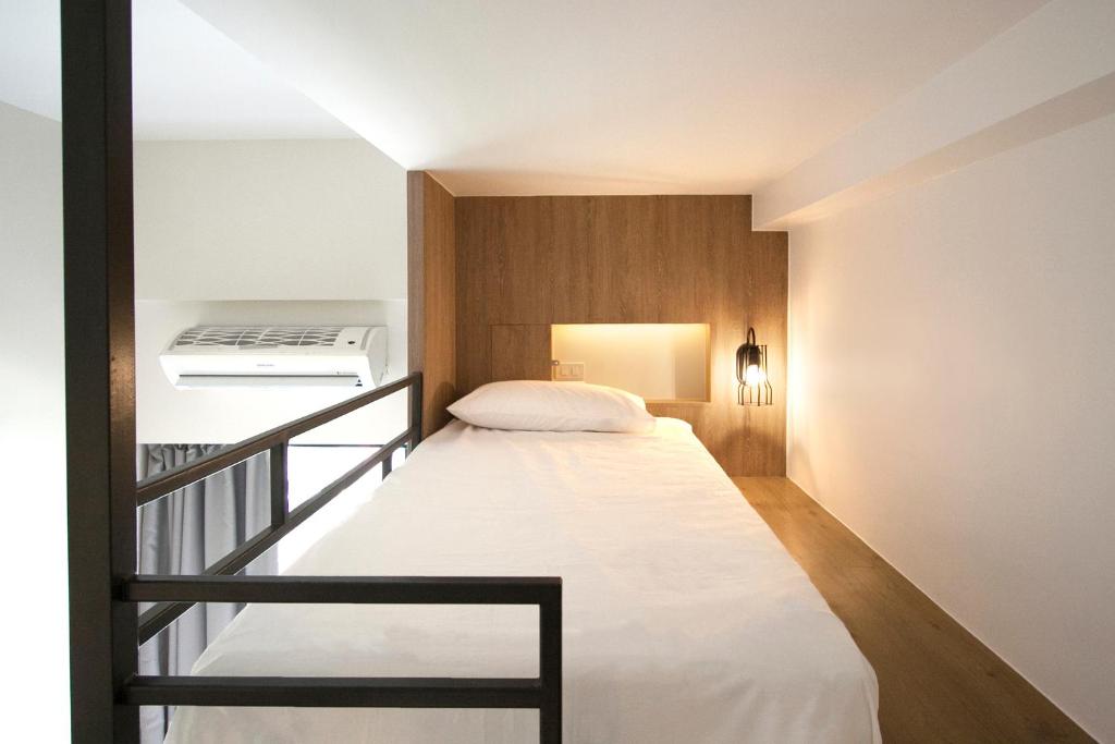 Lub d Philippines Makati - Central Makati, Near Nightlife - Quadruple Room With Private Bathroom