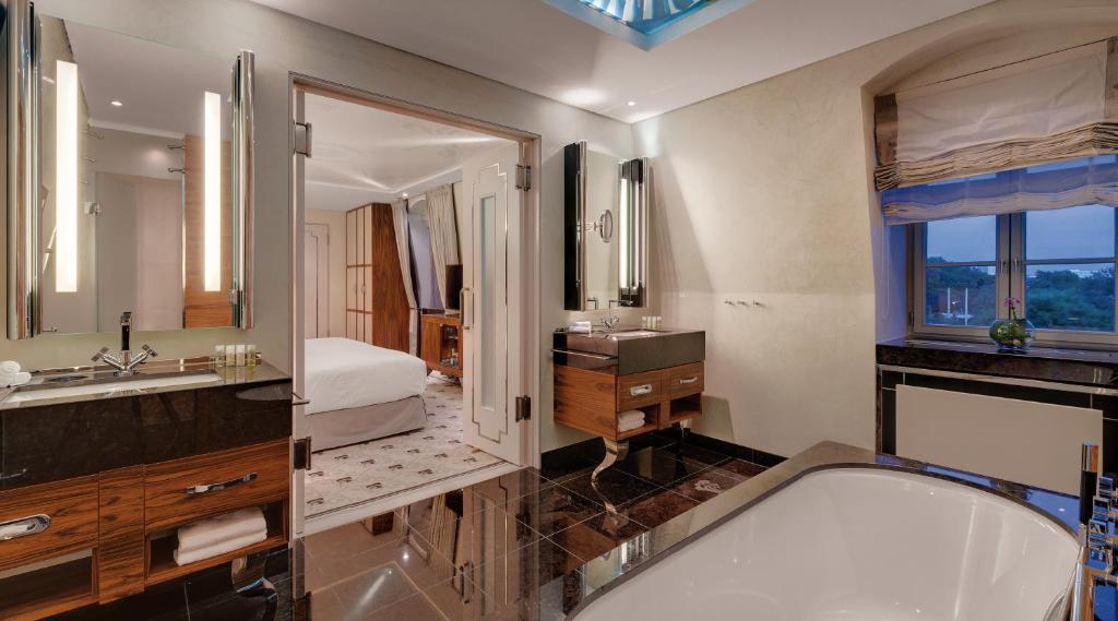 Bilderberg Bellevue Hotel Dresden - Resim 39