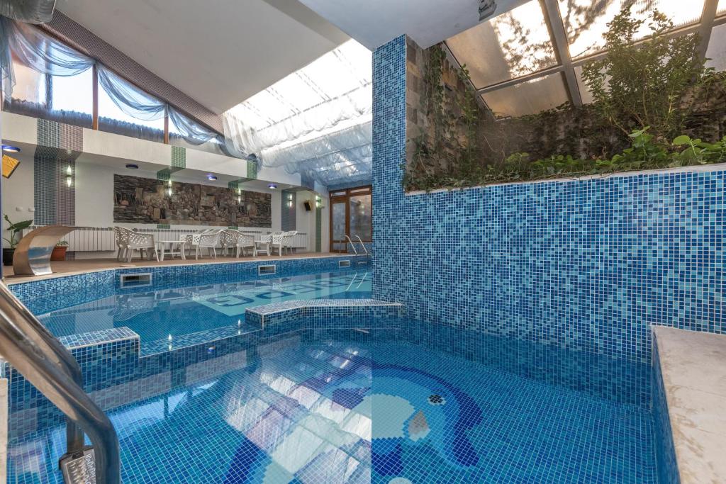 Bazén v ubytování Hotel Iceberg Bansko nebo v jeho okolí