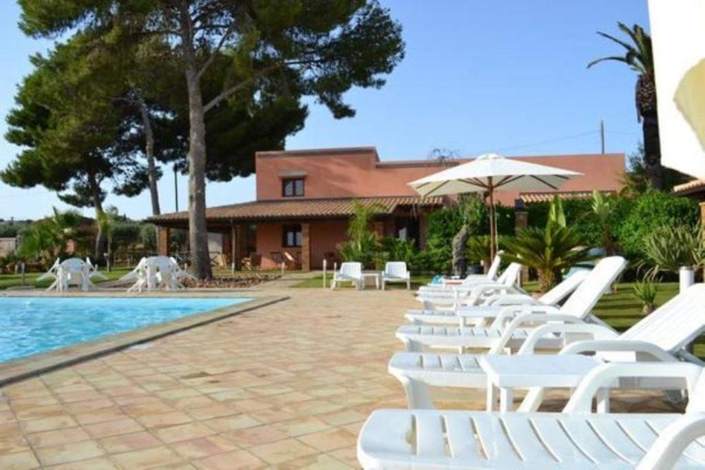 Bazén v ubytovaní Holiday Menfi | Casale Abate alebo v jeho blízkosti