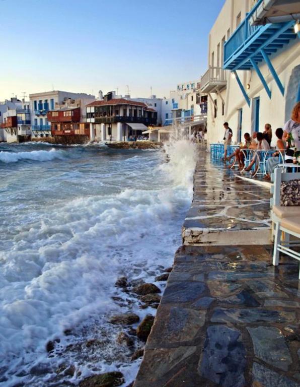 Christy Suites by Alpha Living - 8