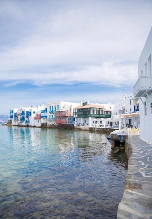 Christy Suites by Alpha Living - 7