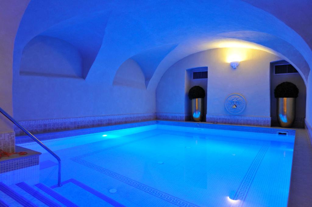 Bazén v ubytování Hotel Eden nebo v jeho okolí