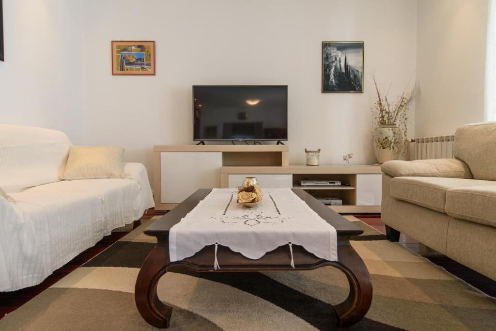 Posedenie v ubytovaní Villa Lado with private pool near Split