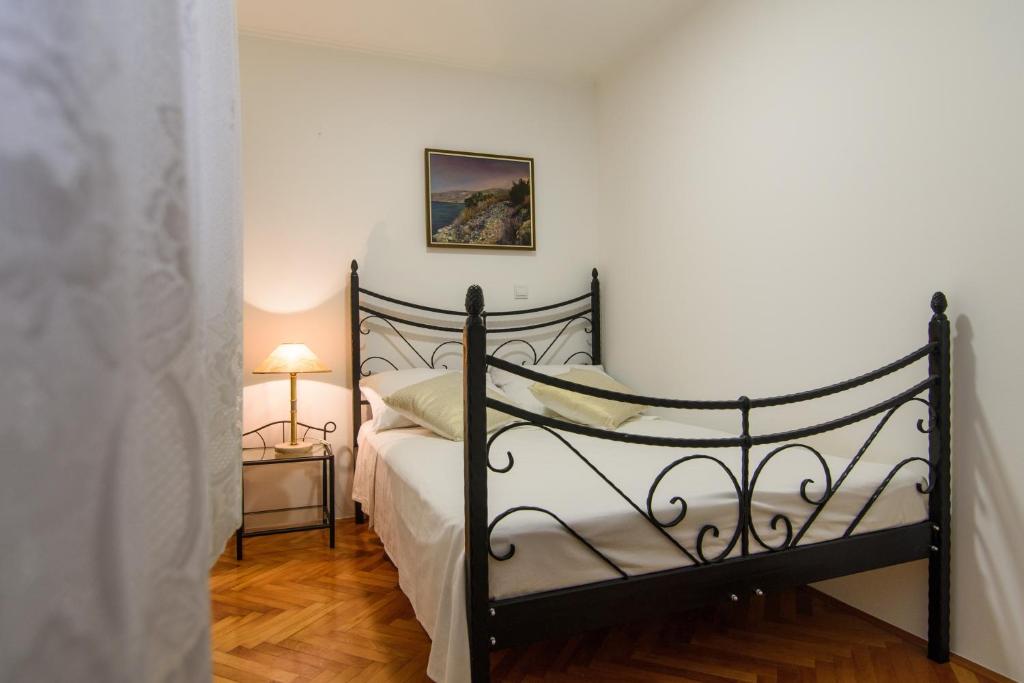 Posteľ alebo postele v izbe v ubytovaní Villa Lado with private pool near Split