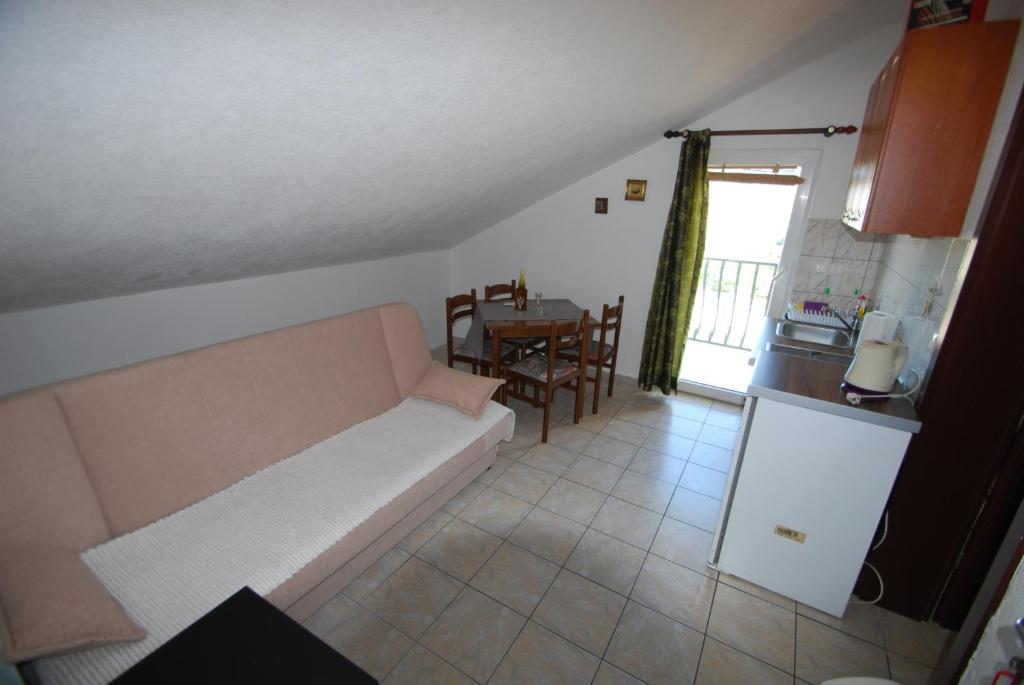 Kuchyňa alebo kuchynka v ubytovaní Batinic Apartmani
