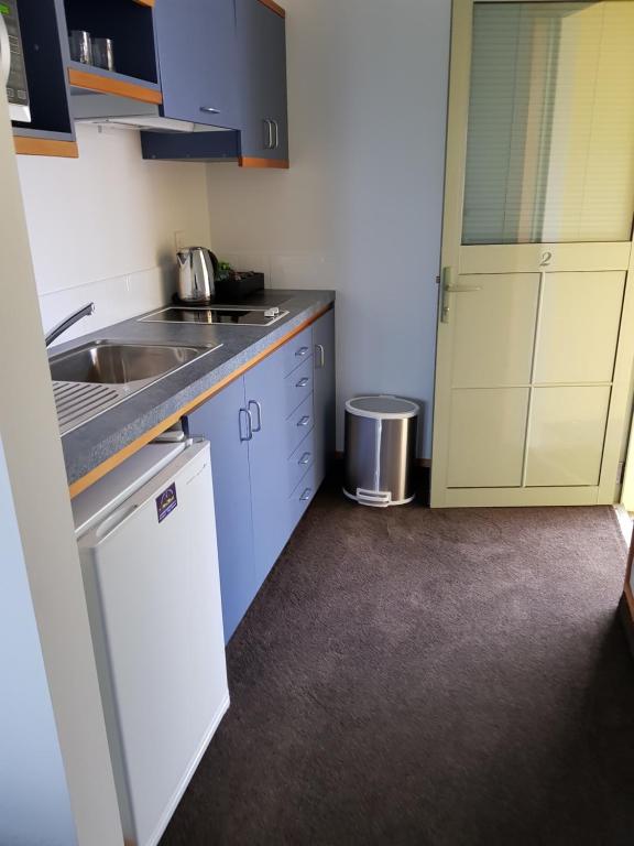 The Anchor Inn Beachfront Motel - Resim 30