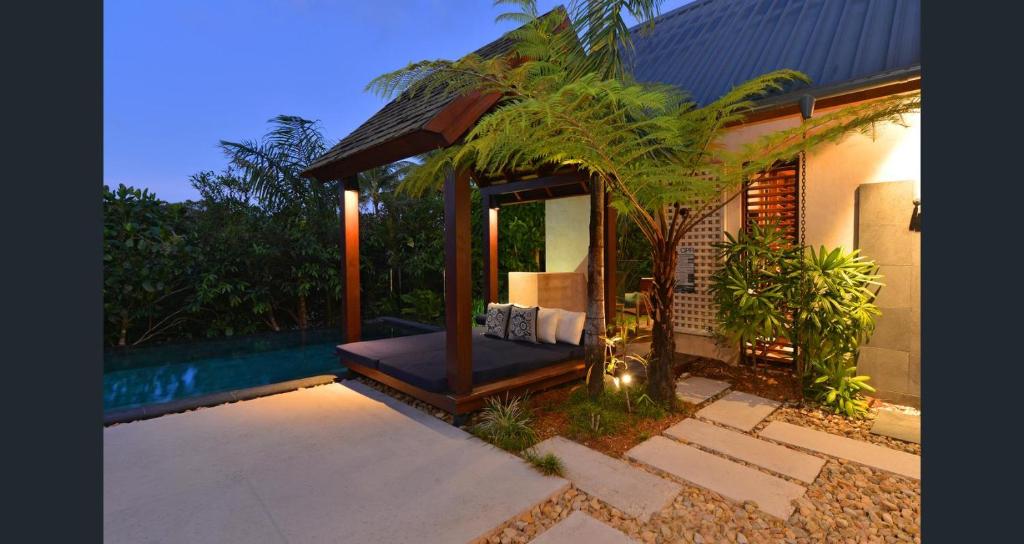 Hồ bơi trong/gần Niramaya Villas and Spa