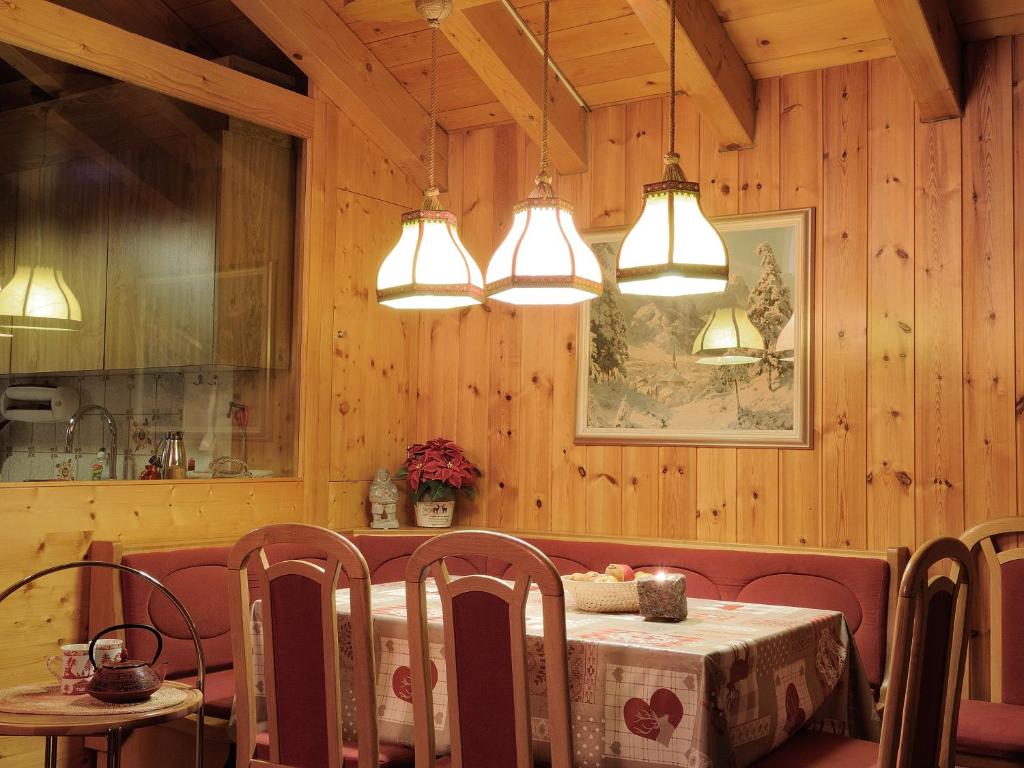 Fotografie z fotogalerie ubytování Cosy 3.5 pièce à Täsch v destinaci Täsch