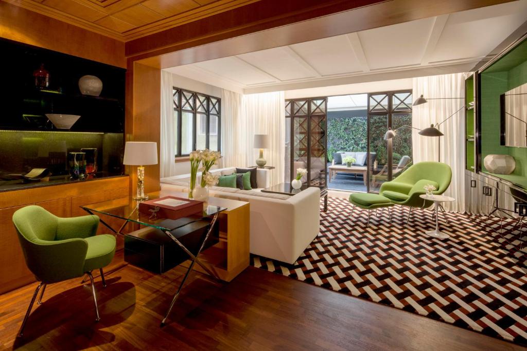 Four Seasons Hotel Milano - Resim 40