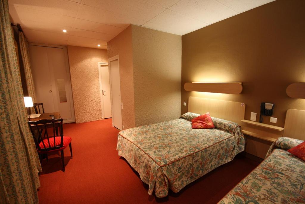 Logis Hotel L'ange Couronne - Habitación Triple