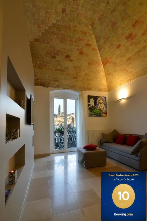 A television and/or entertainment centre at L'Affaccio Dell'Abate