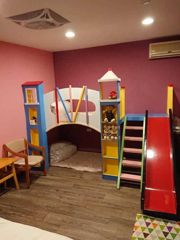 Sun Moon Flower Homestay - Maison De Quatre Chambres