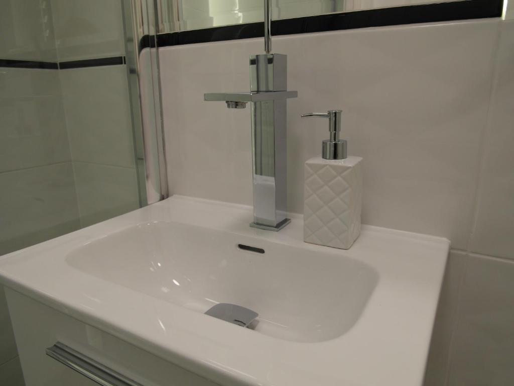 Kúpeľňa v ubytovaní Apartament MODERN SCANDI Waszyngtona