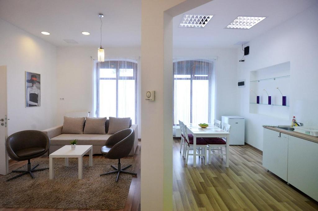 Posedenie v ubytovaní Corner Apartman Eger