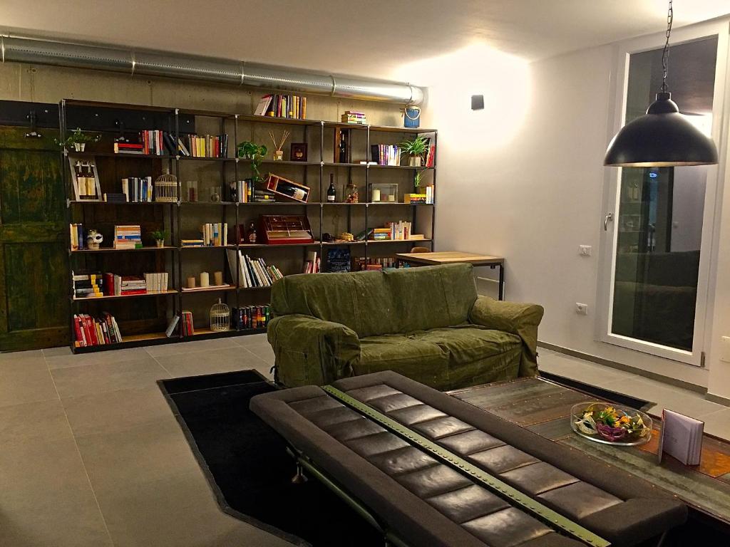 Pove 2.4 Hotel