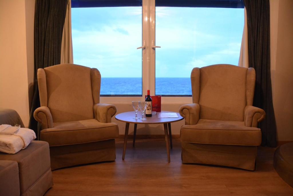 Et sittehjørne på Scorpios Sea Side Hotel